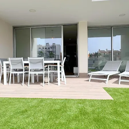 Two Bedrooms Luxury Ground Floor In The Sun Apartment